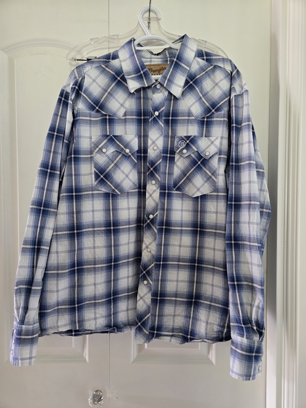 Wrangler Retro Men's Blue Plaid Button-Down Western Shirt - Casual Everyday